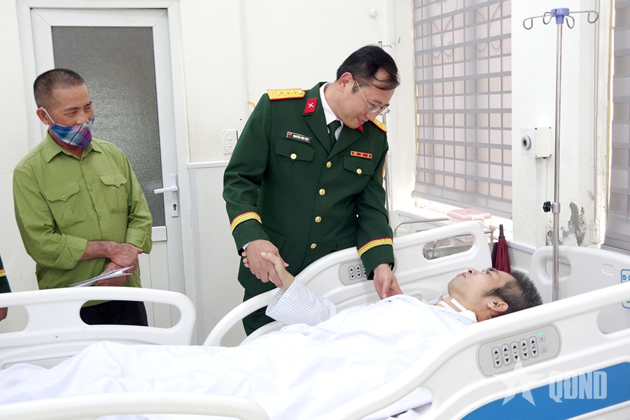 Bộ CHQS tỉnh Quảng Ninh: Hỗ trợ quân nhân mắc bệnh hiểm nghèo có hoàn cảnh khó khăn